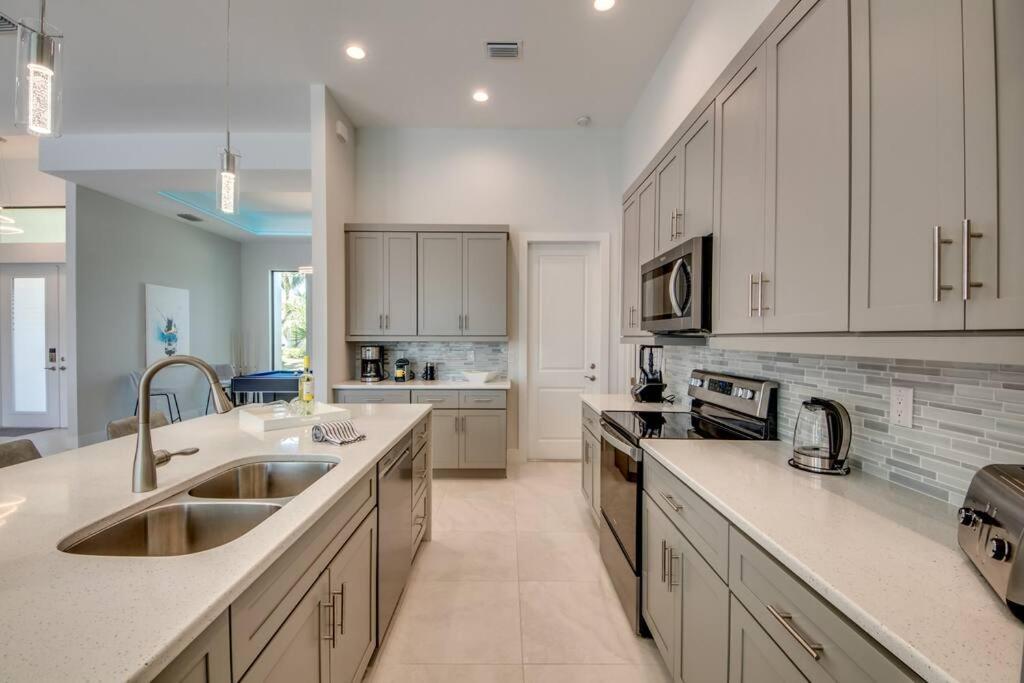 Villa Sensation By Coralvilla - New,Modern With Pool Cape Coral Kültér fotó